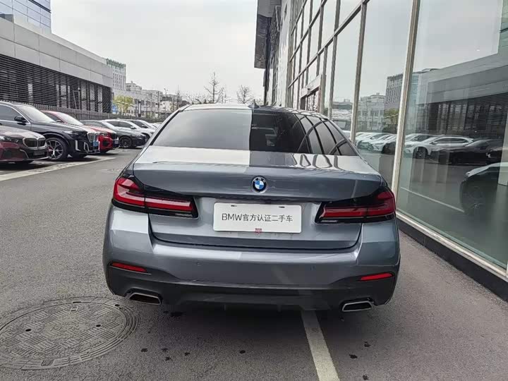 Photo 5 - BMW 5 Series