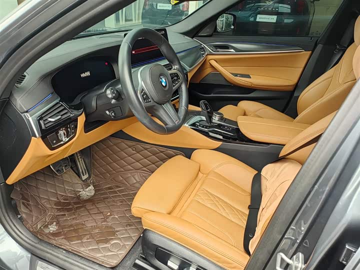 Photo 8 - BMW 5 Series