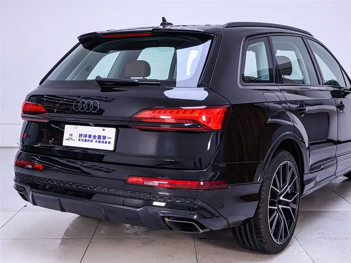 Audi Q7 2025 2025款 55 TFSI quattro S line黑武士型