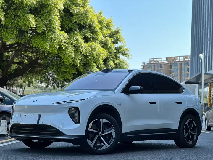 Фото 1 - Nio EC6