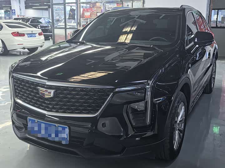 Фото 1 - Cadillac XT4