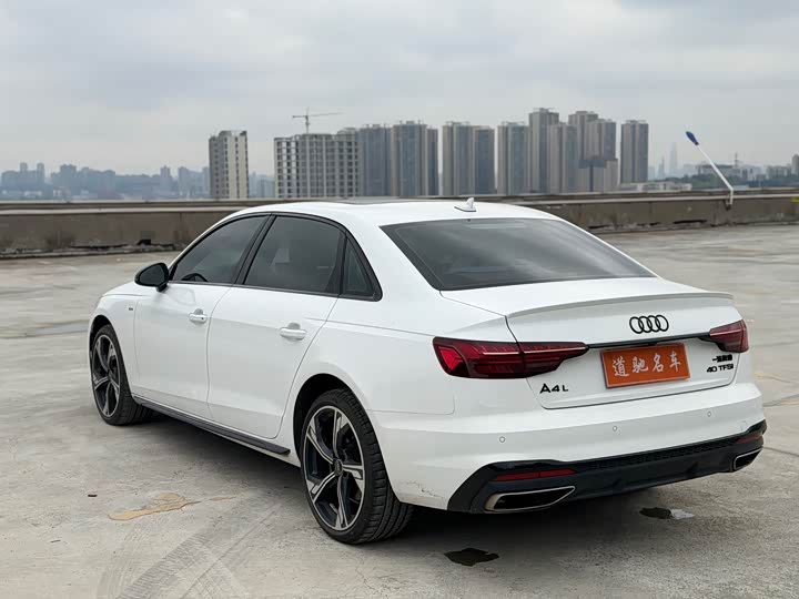 Фото 6 - Audi A4L