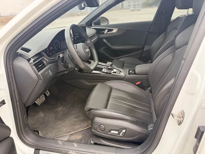 Фото 7 - Audi A4L