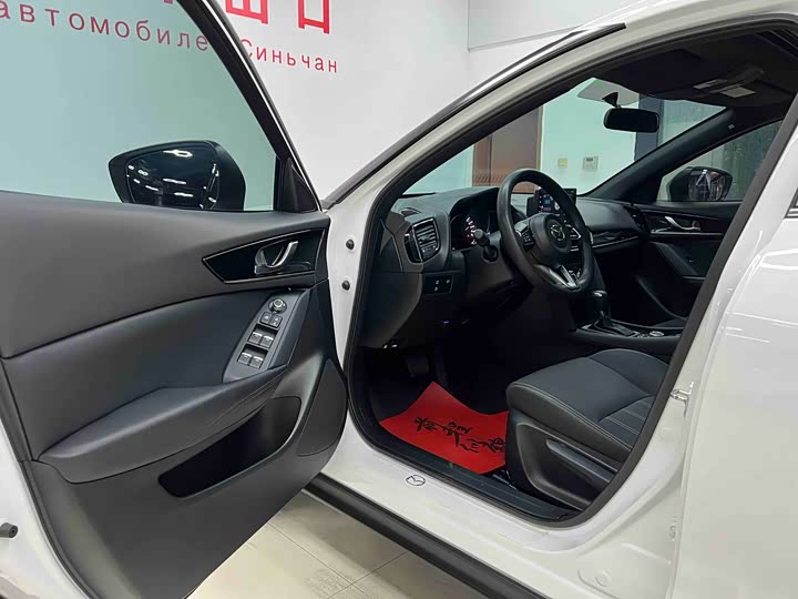 Фото 7 - Mazda CX-4