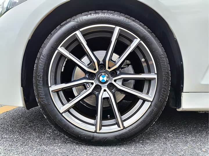 Фото 9 - BMW 3 Series