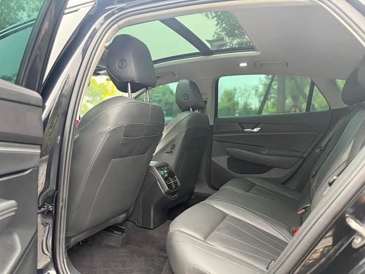 Фото 7 - Volkswagen Passat