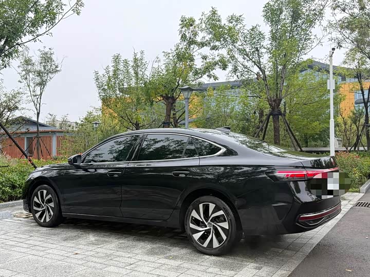 Фото 8 - Volkswagen Passat