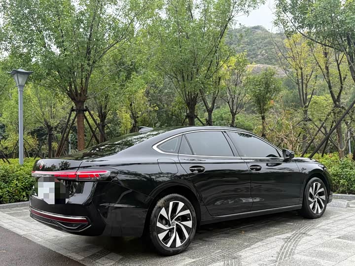 Фото 9 - Volkswagen Passat