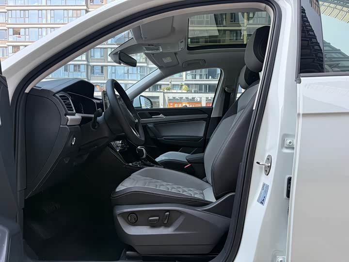Volkswagen Tayron 2024 2024款 330TSI 两驱豪华Plus进阶版