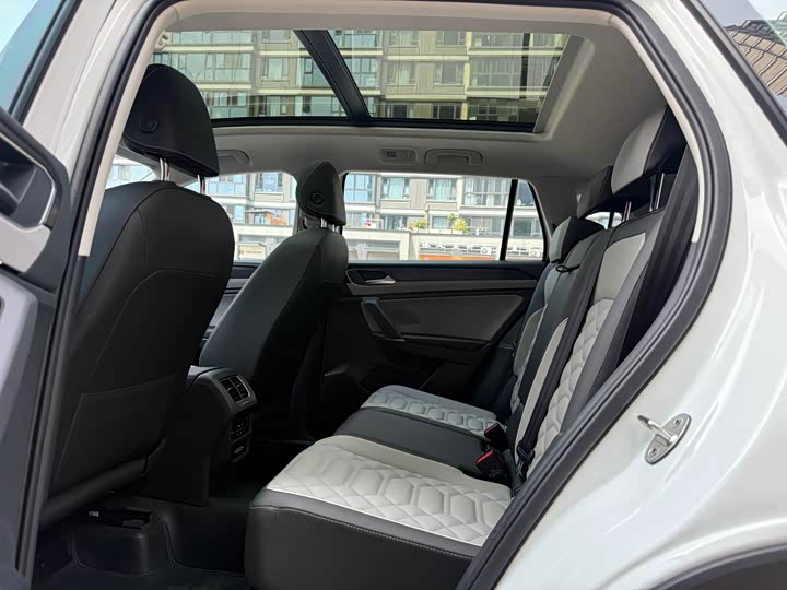 Volkswagen Tayron 2024 2024款 330TSI 两驱豪华Plus进阶版