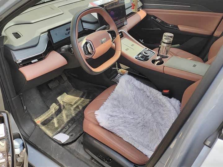 Photo 9 - Geely Galaxy L6