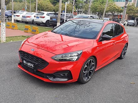 Фото 1 - Ford Focus