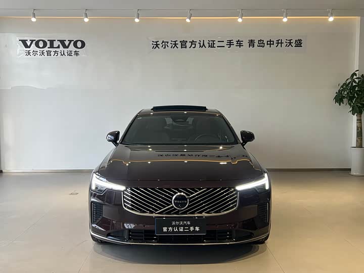 Фото 2 - Volvo S90