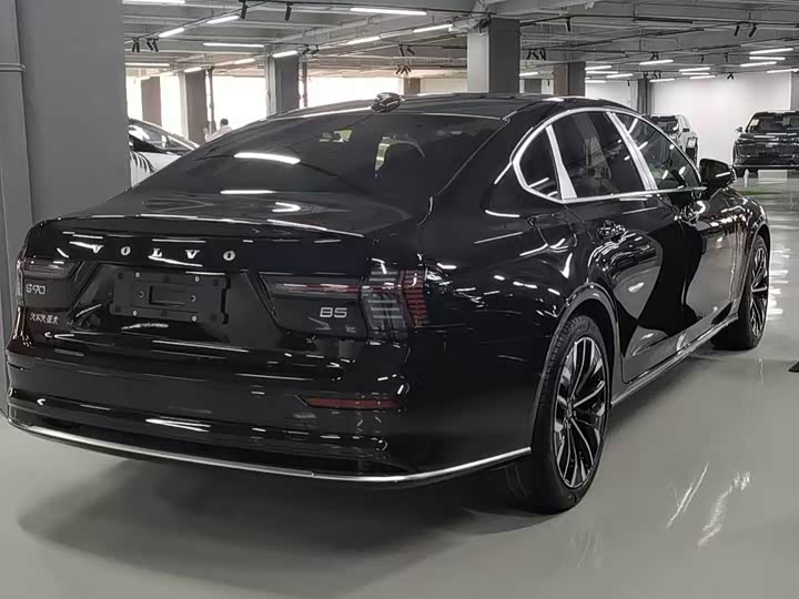 Фото 4 - Volvo S90