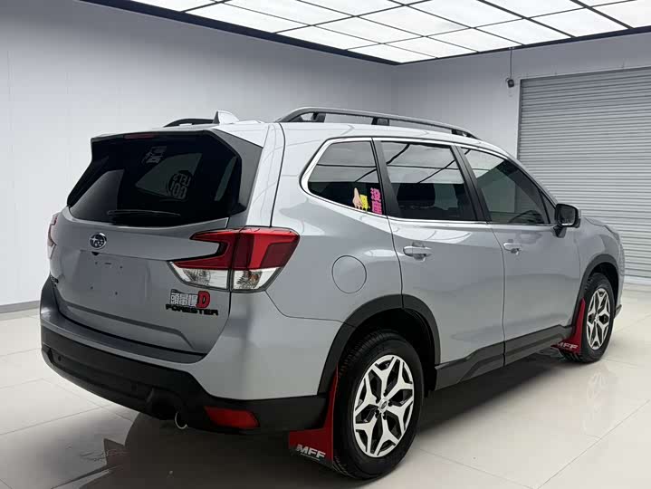 Фото 4 - Subaru Forester