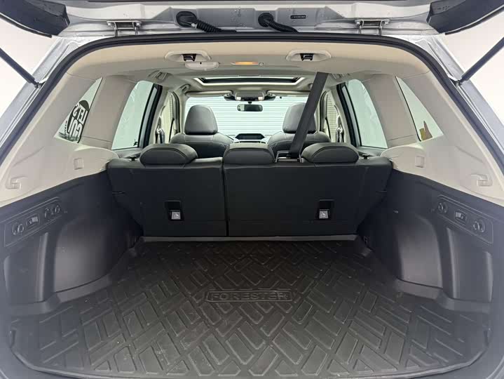 Фото 9 - Subaru Forester