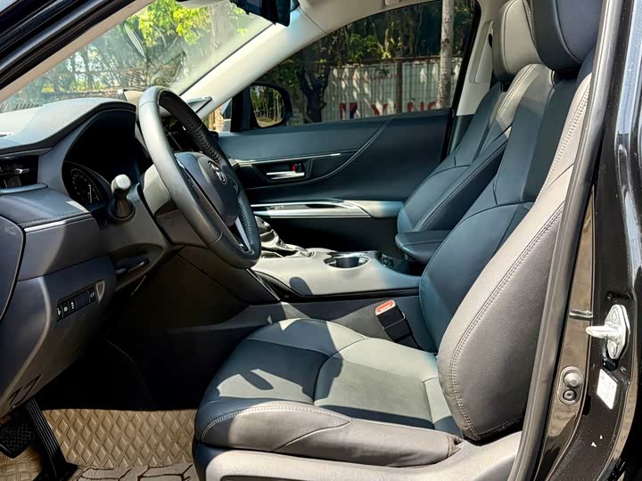 Фото 9 - Toyota Venza