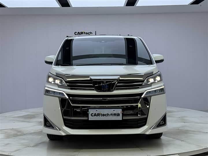 Фото 3 - Toyota Vellfire