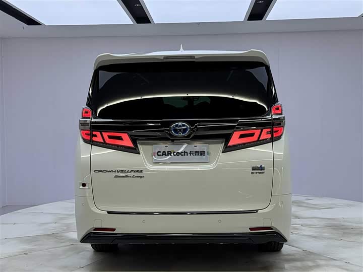 Фото 5 - Toyota Vellfire