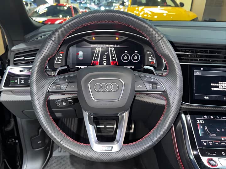 Фото 6 - Audi RS Q8