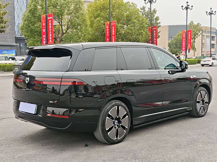 Фото 9 - Denza N8L