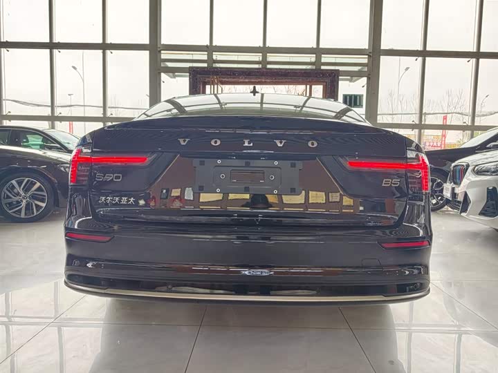 Фото 5 - Volvo S90