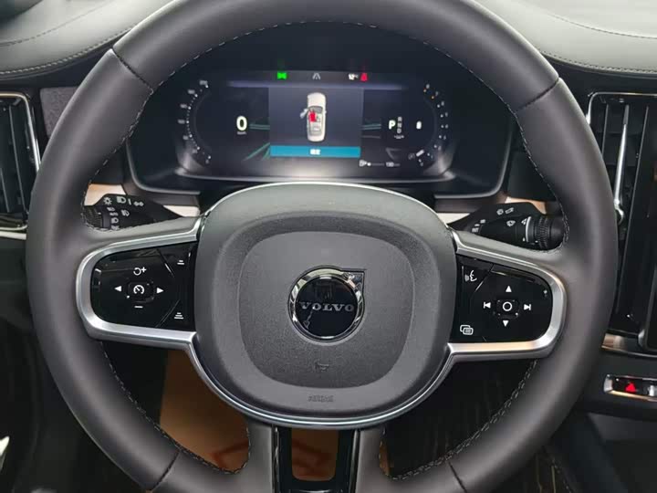 Фото 9 - Volvo S90