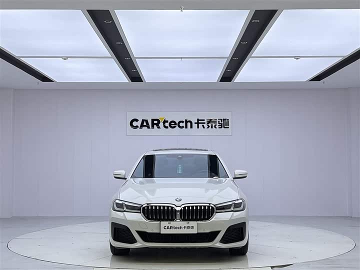 Фото 3 - BMW 5 Series