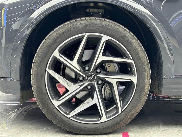 Фото 4 - Audi Q6L e-tron