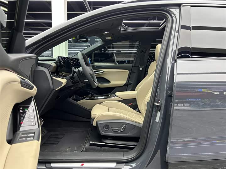 Фото 6 - Audi Q6L e-tron