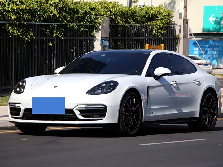 Photo 1 - Porsche Panamera