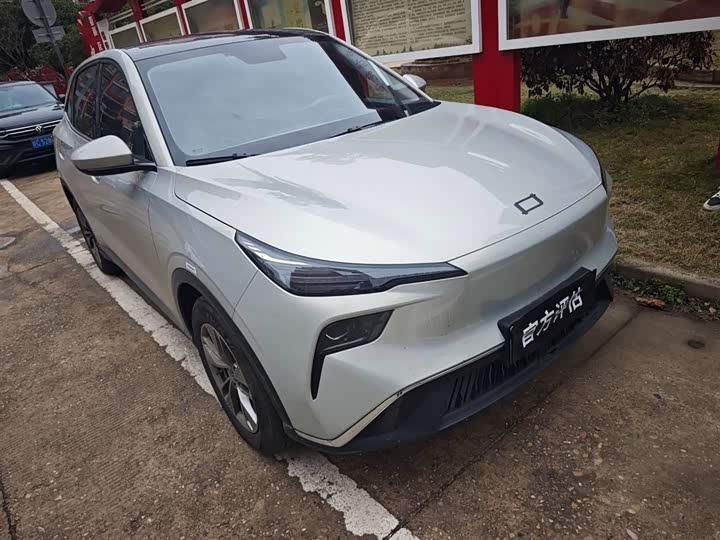 Фото 3 - Bestune 03