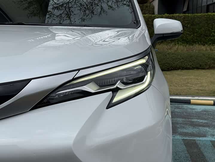 Toyota Sienna 2021 2021款 2.5L混动 尊贵版