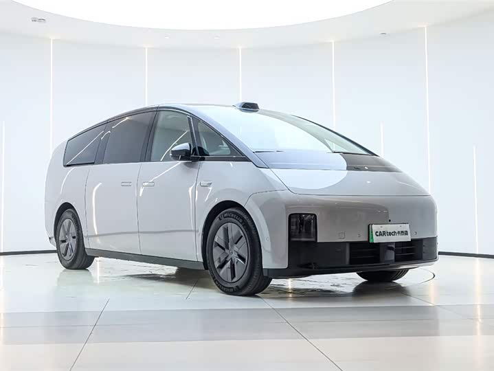 Фото 2 - LiXiang Mega