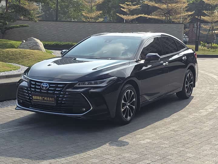Фото 1 - Toyota Avalon
