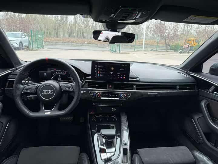 Фото 5 - Audi A4L