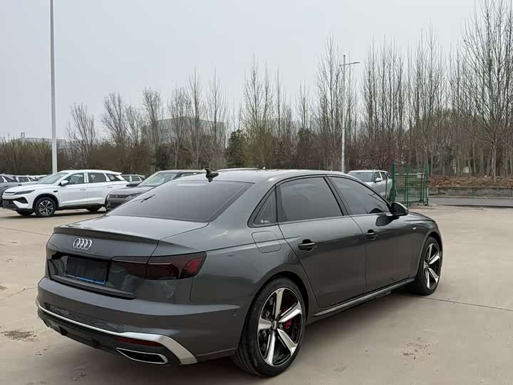 Фото 9 - Audi A4L