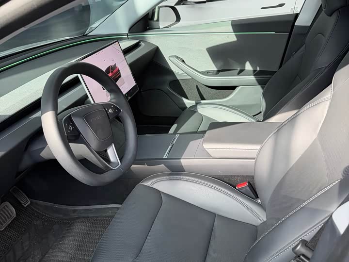 Фото 5 - Tesla Model 3