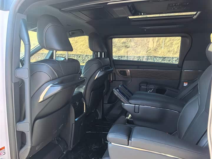 Фото 9 - Toyota Alphard