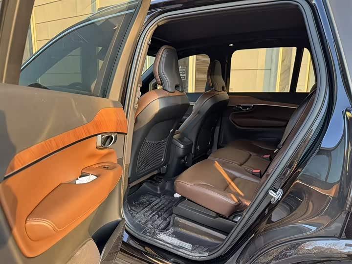 Photo 9 - Volvo XC90