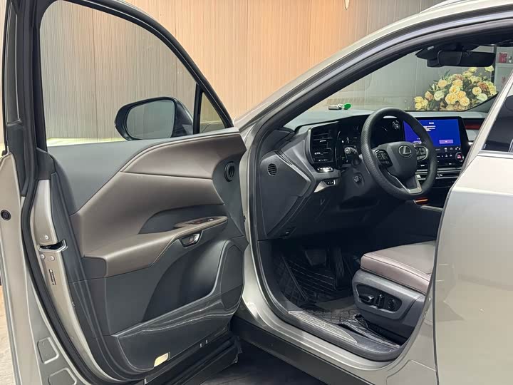 Lexus RX 2025 2025款 350h 四驱醇享版