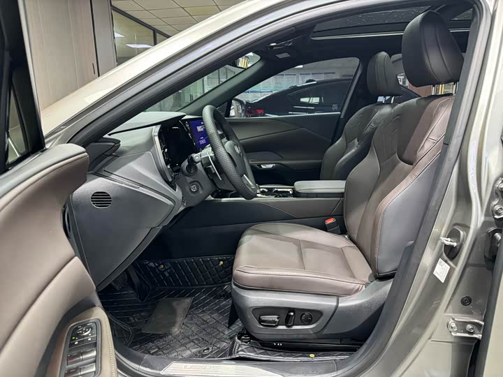 Lexus RX 2025 2025款 350h 四驱醇享版