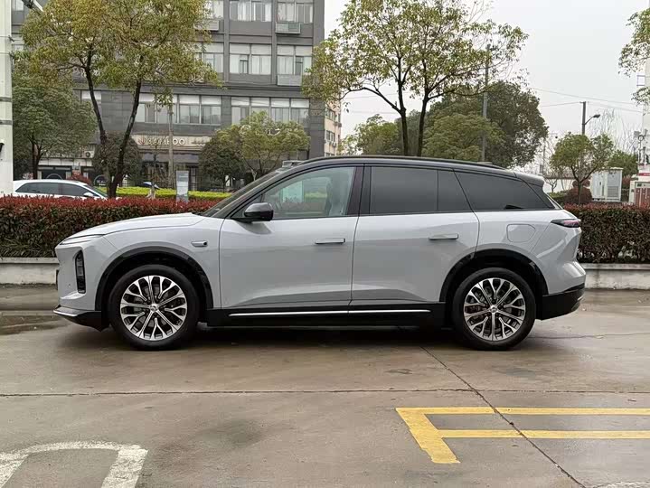 Фото 3 - Nio ES6