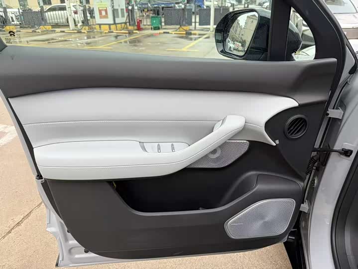 Фото 4 - Nio ES6