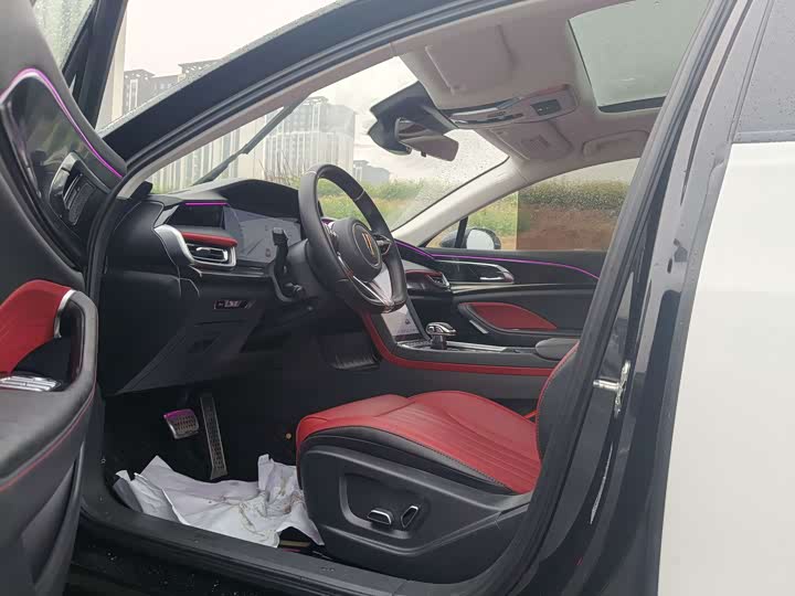 Фото 4 - Hongqi H6