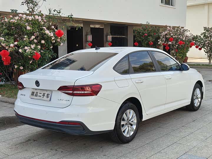 Фото 9 - Volkswagen Lavida