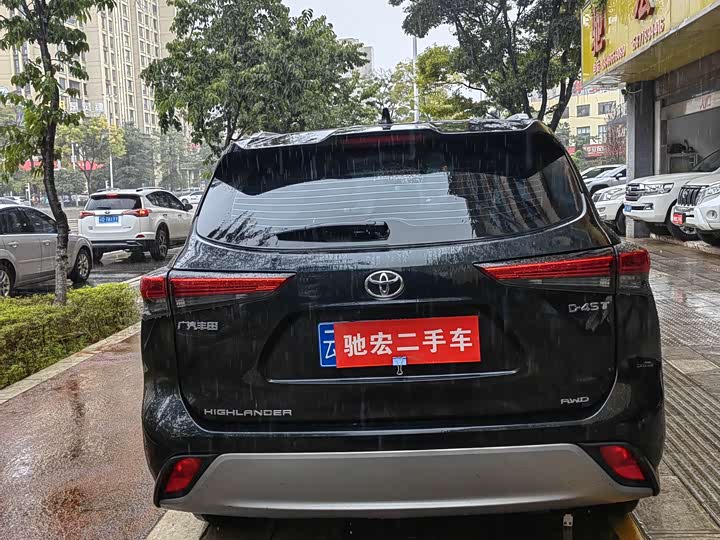 Фото 2 - Toyota Highlander