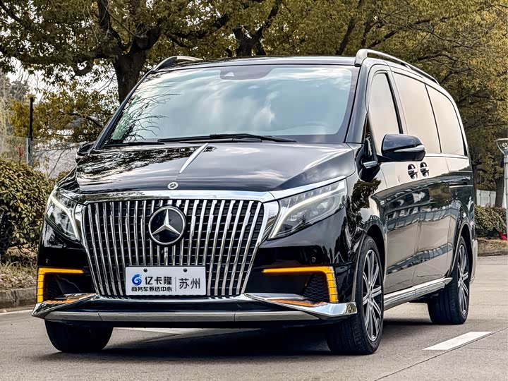 Photo 1 - Mercedes-Benz V-Class