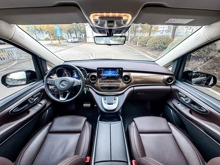 Photo 6 - Mercedes-Benz V-Class