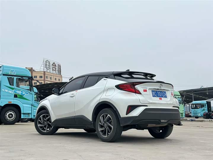 Photo 5 - Toyota C-HR